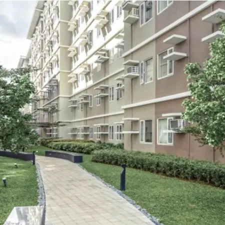 Banyan Trees At Trees Residences